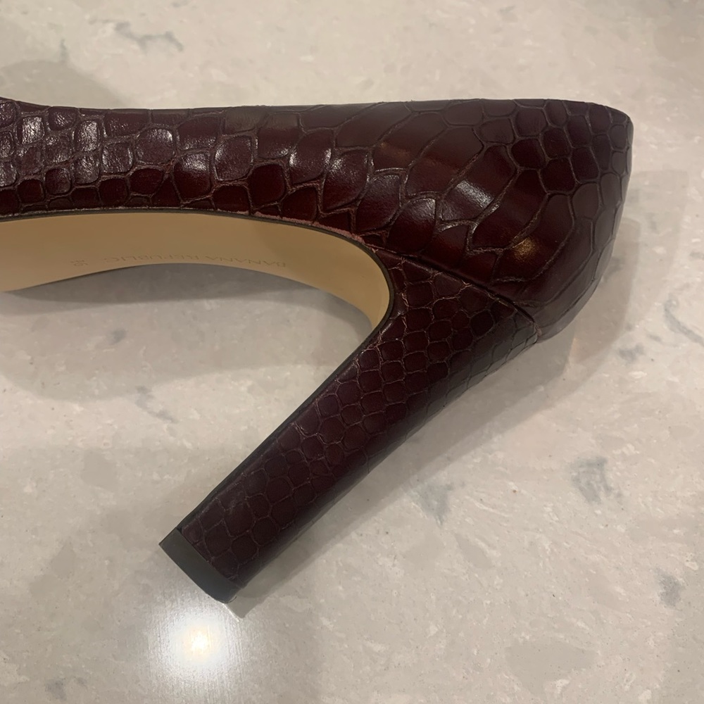 Banana Republic all leather burgundy heels - Picture 4 of 8
